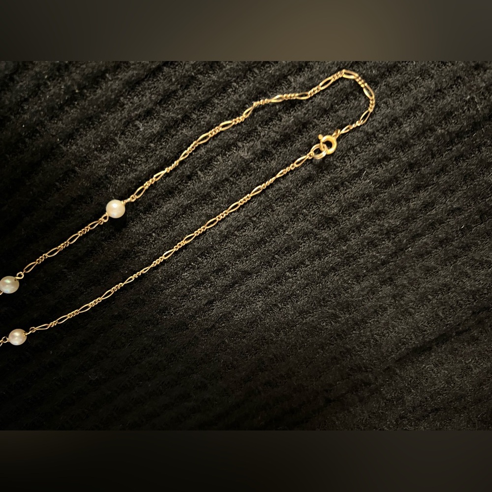 gold tone chain with freshwater pearls